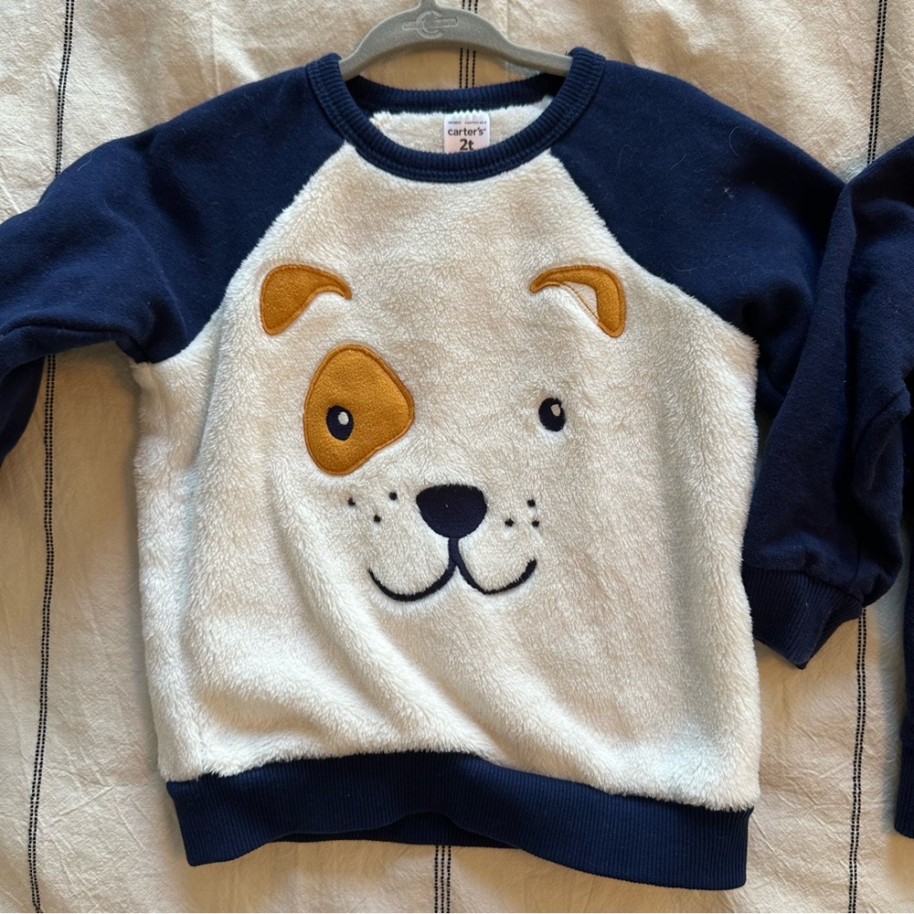 Set of 2 Carters sweatshirts - sz 2T